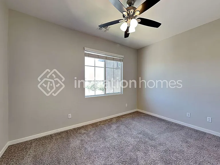 2713 S Valle Verde — Photo 1