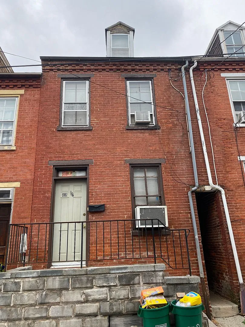 Cute 3bed 1 bath Old City Lancaster Home — Photo 1