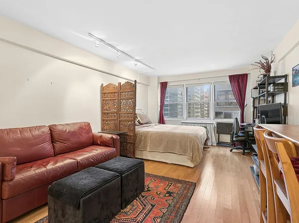 321 E 45th St APT 9F, New York, NY 10017