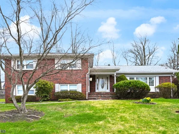 8 Hepworth Pl, West Orange Twp., NJ 07052