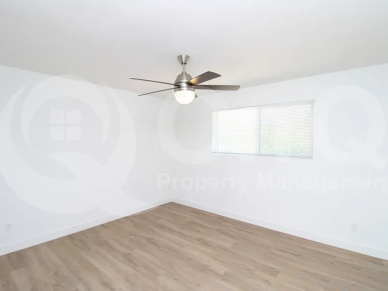 10312 E Cactus Rd — Photo 16