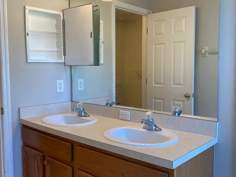 14101 Christie Dr — Photo 9