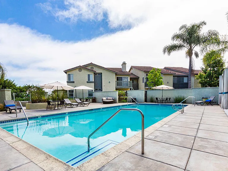 Elan Overlook Laguna Apartments — Photo 7