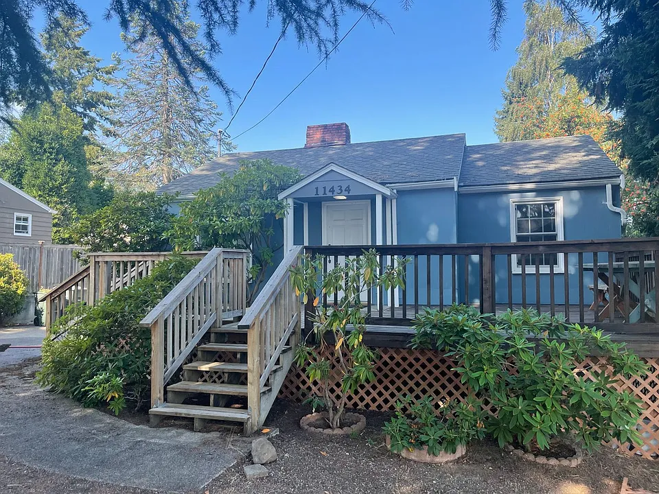 11434 Marine View Dr SW