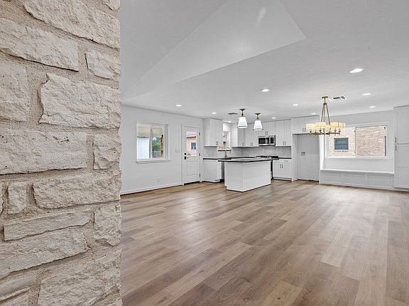 5th image of 1826 Quailwood Dr