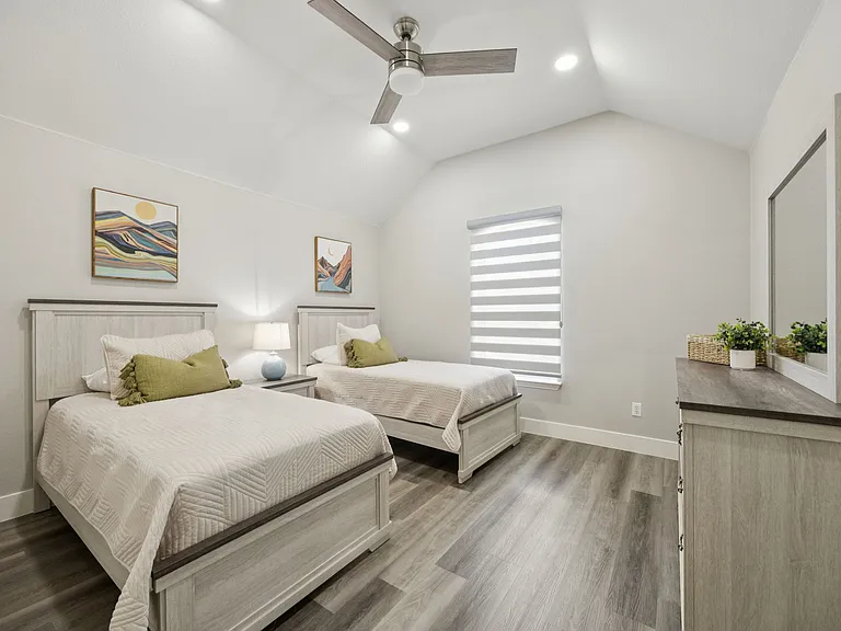 2151 Angel Falls Dr — Photo 23
