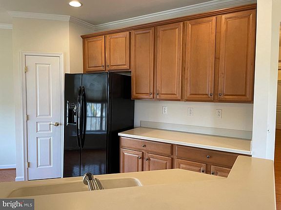 3rd image of 6401 Lilac Ct