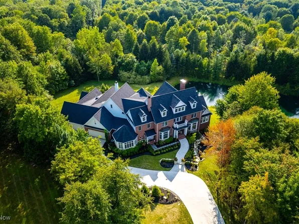 65 Quail Ridge Dr, Bentleyville, OH 44022