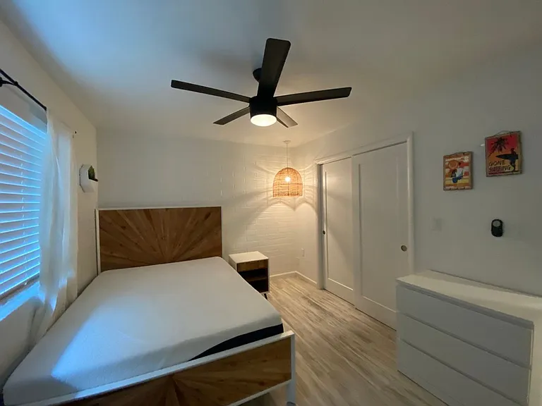 1 and 2 Bedrooms Great Location with Community Pool and Onsite Laundry! 1/2 of Mile from U of A — Photo 59