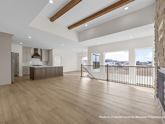 3rd image of 524 Park View Ct