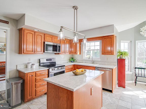 4th image of 2989 Wheatfield Rd