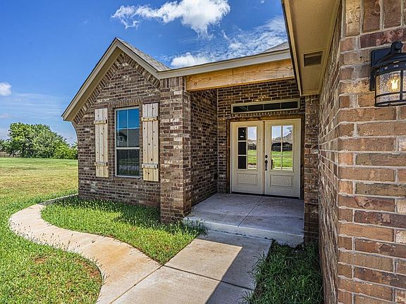 3rd image of 3312 Sage Brush Pl