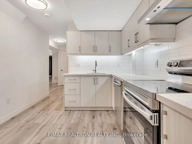 4 Oceanpearl Cres — Photo 18