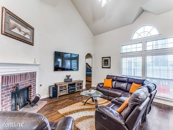 3rd image of 4529R Corner Brook Ln