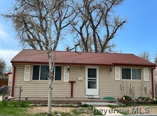 310 Cribbon Ave, Cheyenne, WY 82007
