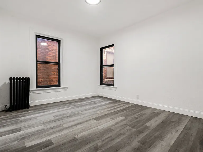 408 E 6th St #5 — Photo 7