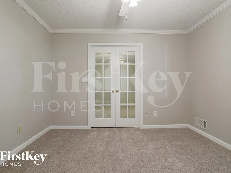 226 David Larsen Dr — Photo 13