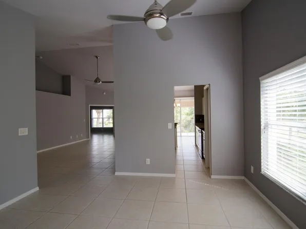 5205 Birmingham Dr APT 202, Naples, FL 34110