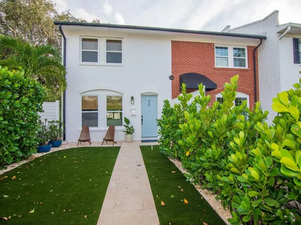 824 Dahlia Ln, Vero Beach, FL 32963