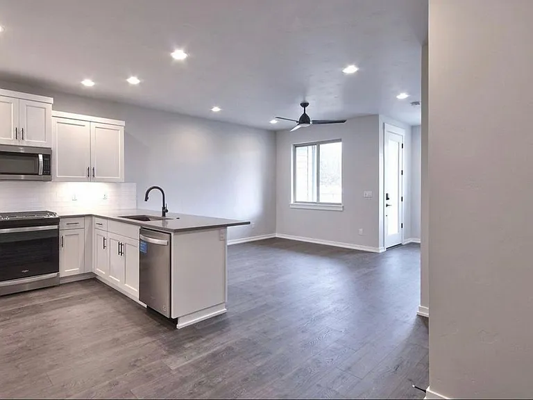 5551 SE Logan Ln — Photo 14