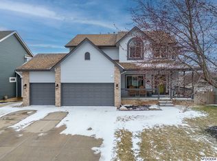 16113 Emiline St, Omaha, NE 68136