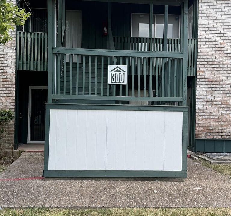 1st image of 1505 N 25th St #302