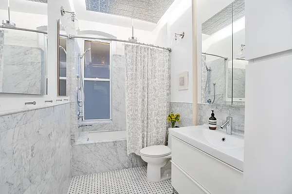 Sold by Compass | media 7