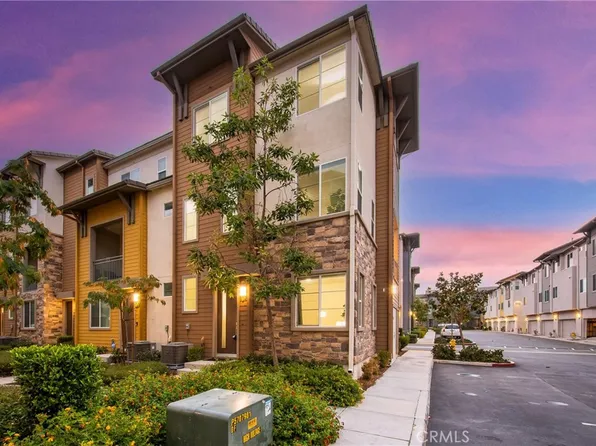 747 Savi Dr Unit 104, Corona, CA 92878