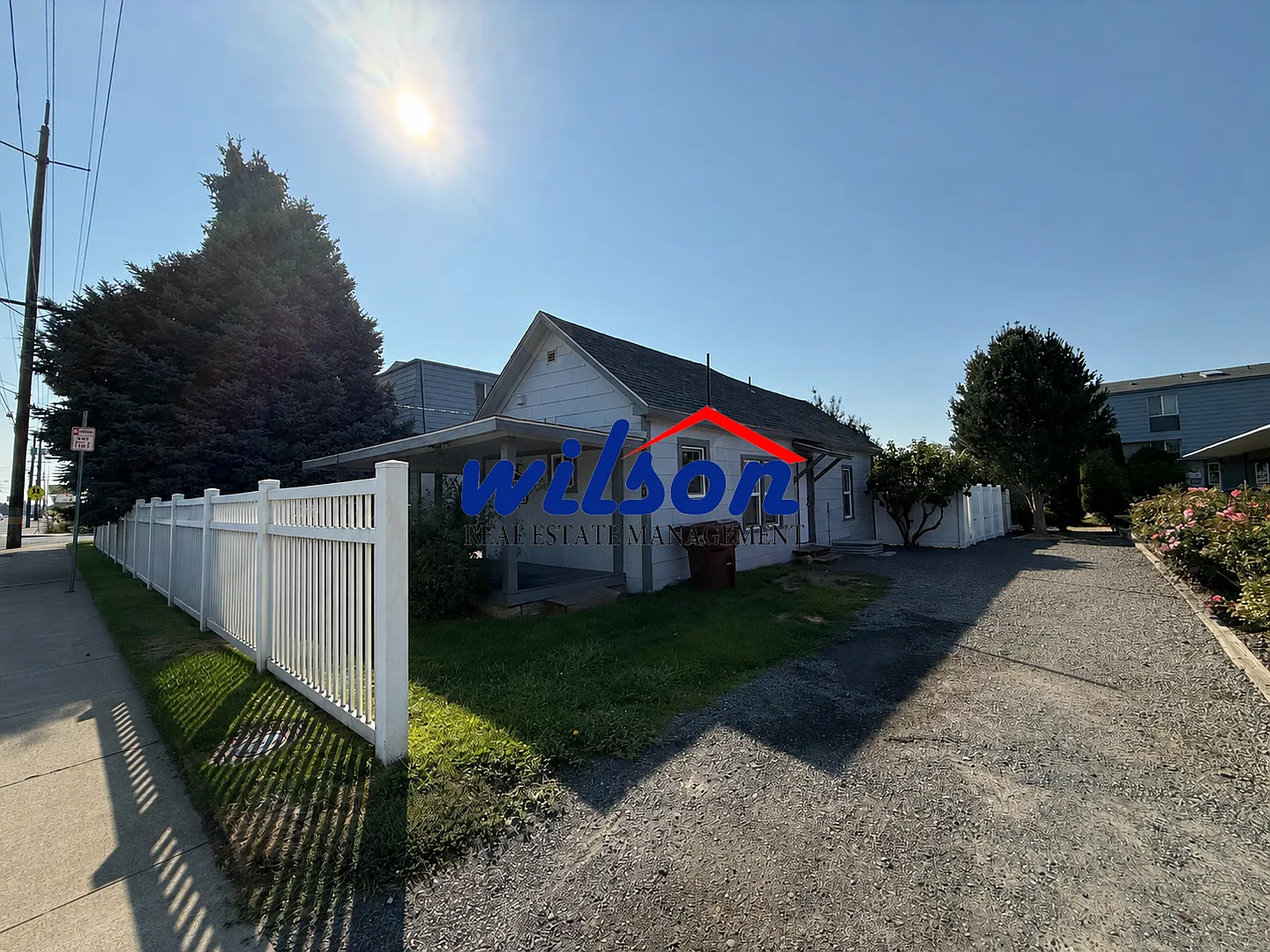 2 Bedroom, 1 Bathroom Home! — Photo 2