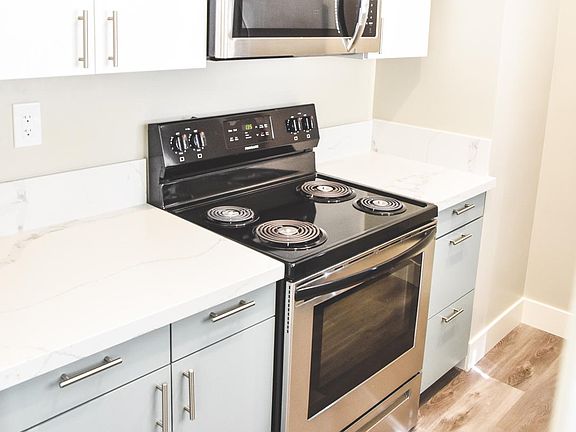 4th image of 1344 7th Ave #4