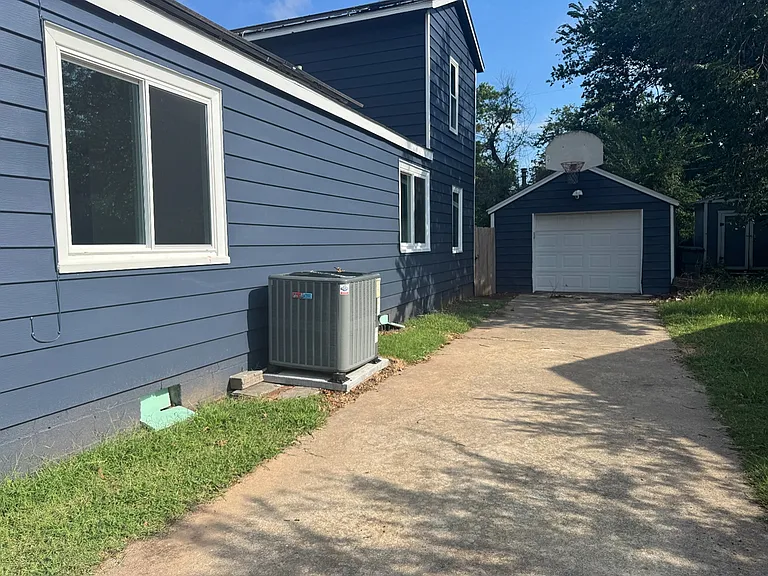 1119 W Eufaula St — Photo 14