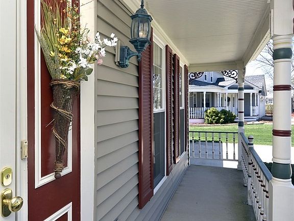 3rd image of 450 Willington Dr