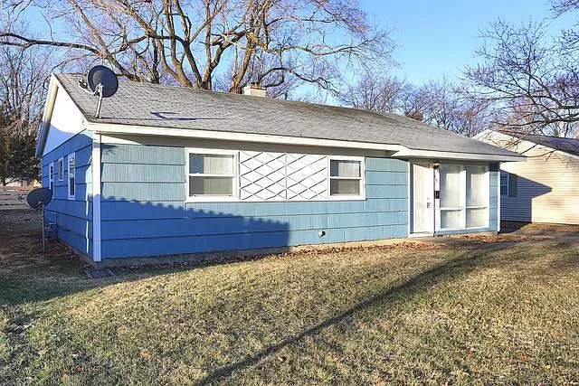 1405 Honeysuckle Ln photo 1