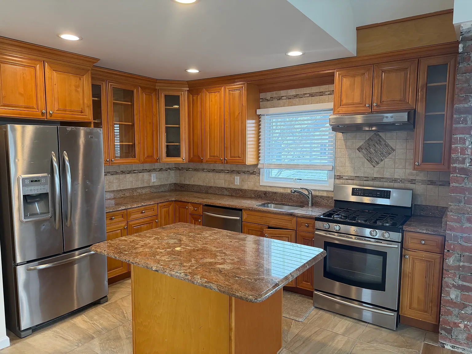 2 bed, $4,200 — Photo 2