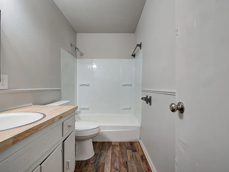 1528 SE 49th Ter — Photo 18