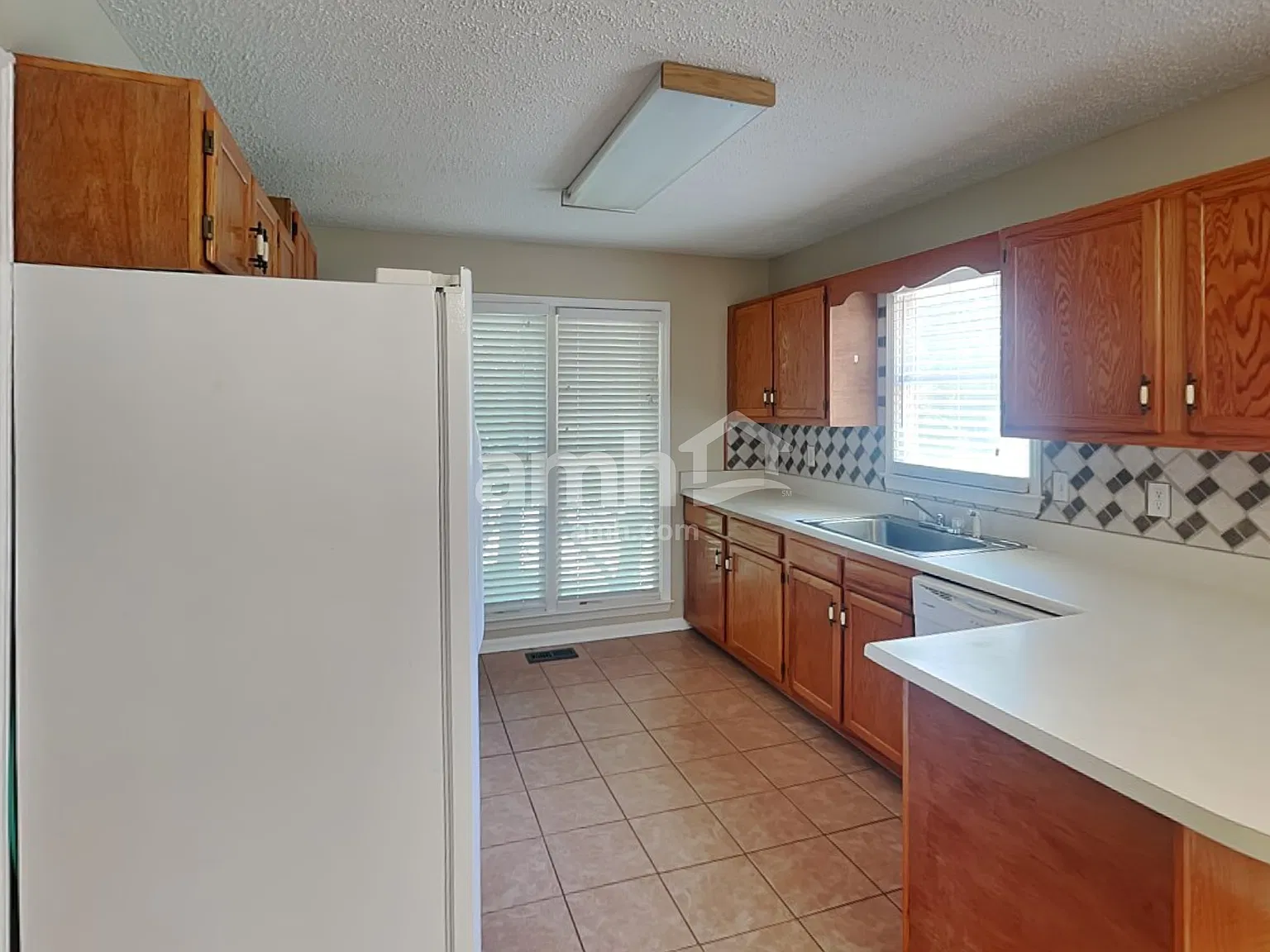 3 bed, 2.0 bath, 1698 sqft, $2,080 — Photo 4