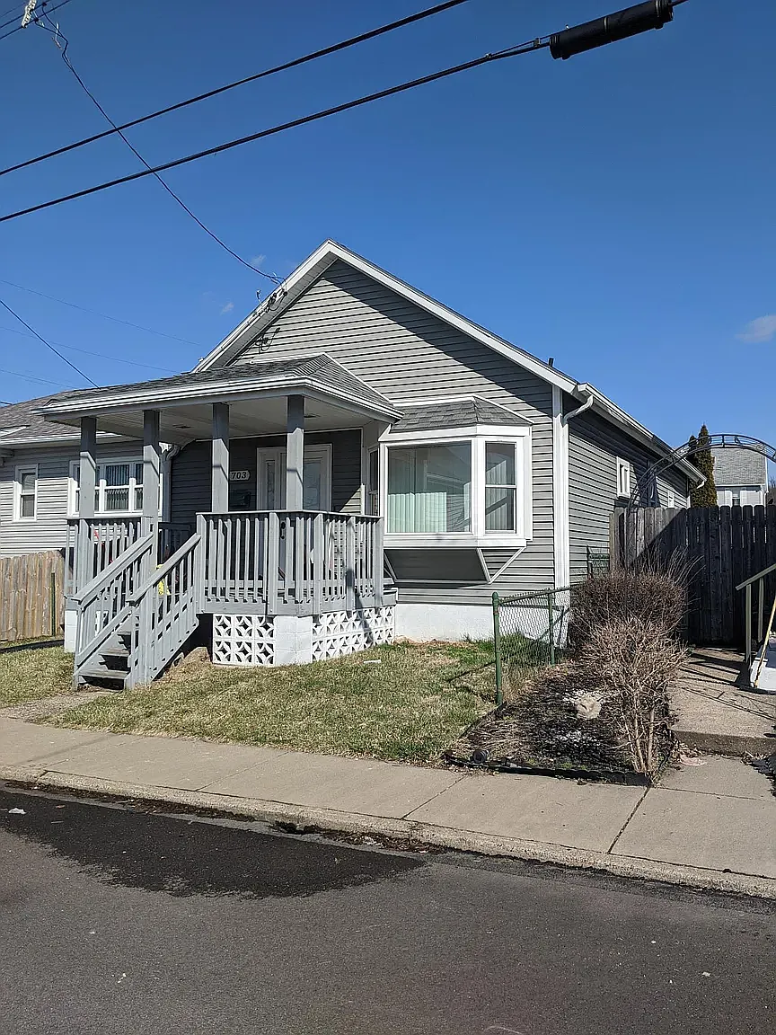 2 bed, 1000 sqft, $1,050 — Photo 1