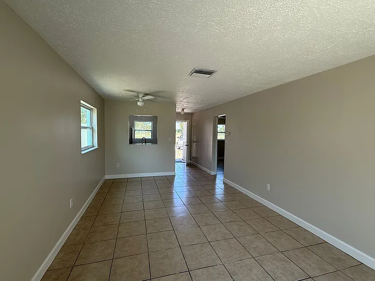 5926 Sun Glo Ave — Photo 6