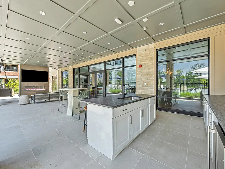 Luxe 360 on Centerpointe — Photo 75