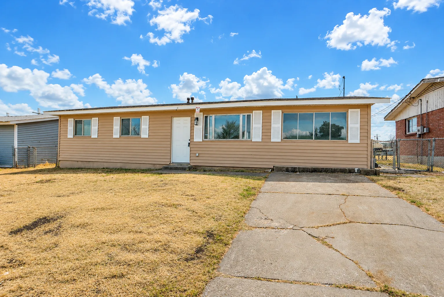 4 bed, 1200 sqft, $1,195 — Photo 1