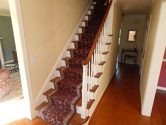 3rd image of 3121 S Farmcrest Dr