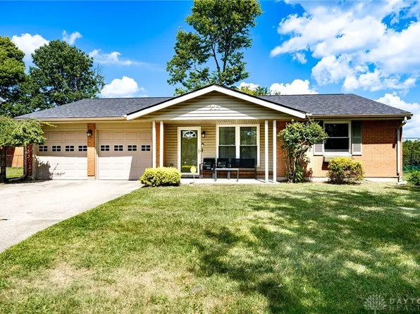 213 Lake Forest Dr, Dayton, OH 45449