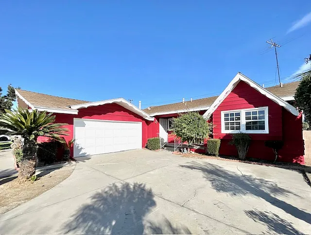 3 bed, 1269 sqft, $3,950 — Photo 2