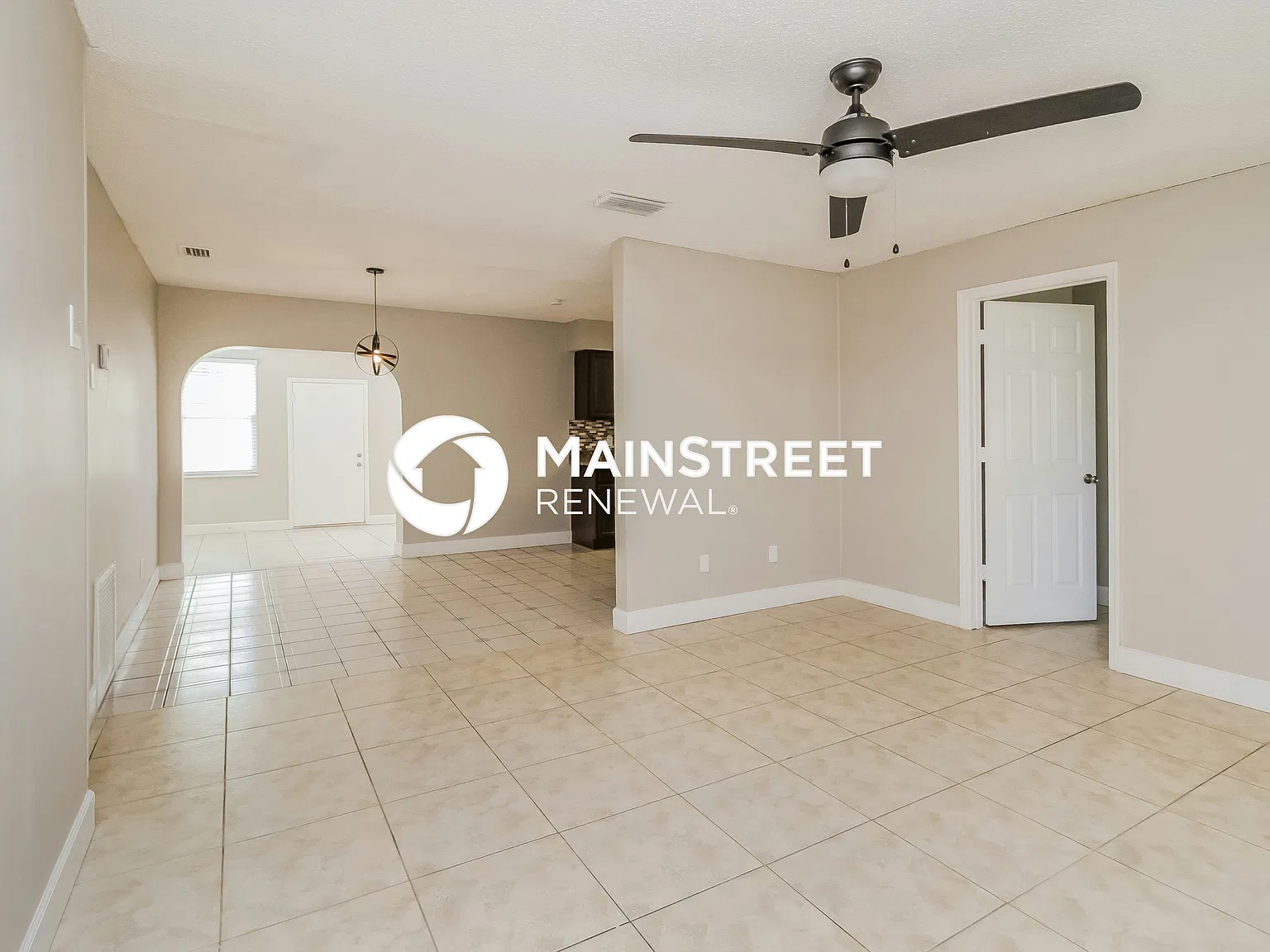 384 Kingsley Dr — Photo 3
