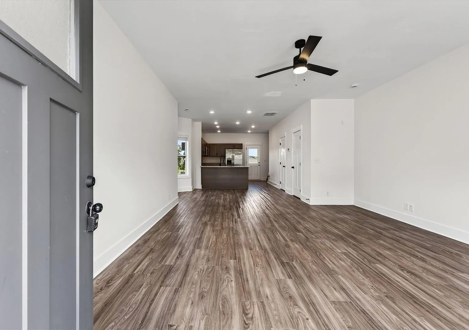 Pet Friendly Two Bedroom! — Photo 4