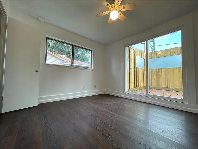 4803 Geraldine St — Photo 16