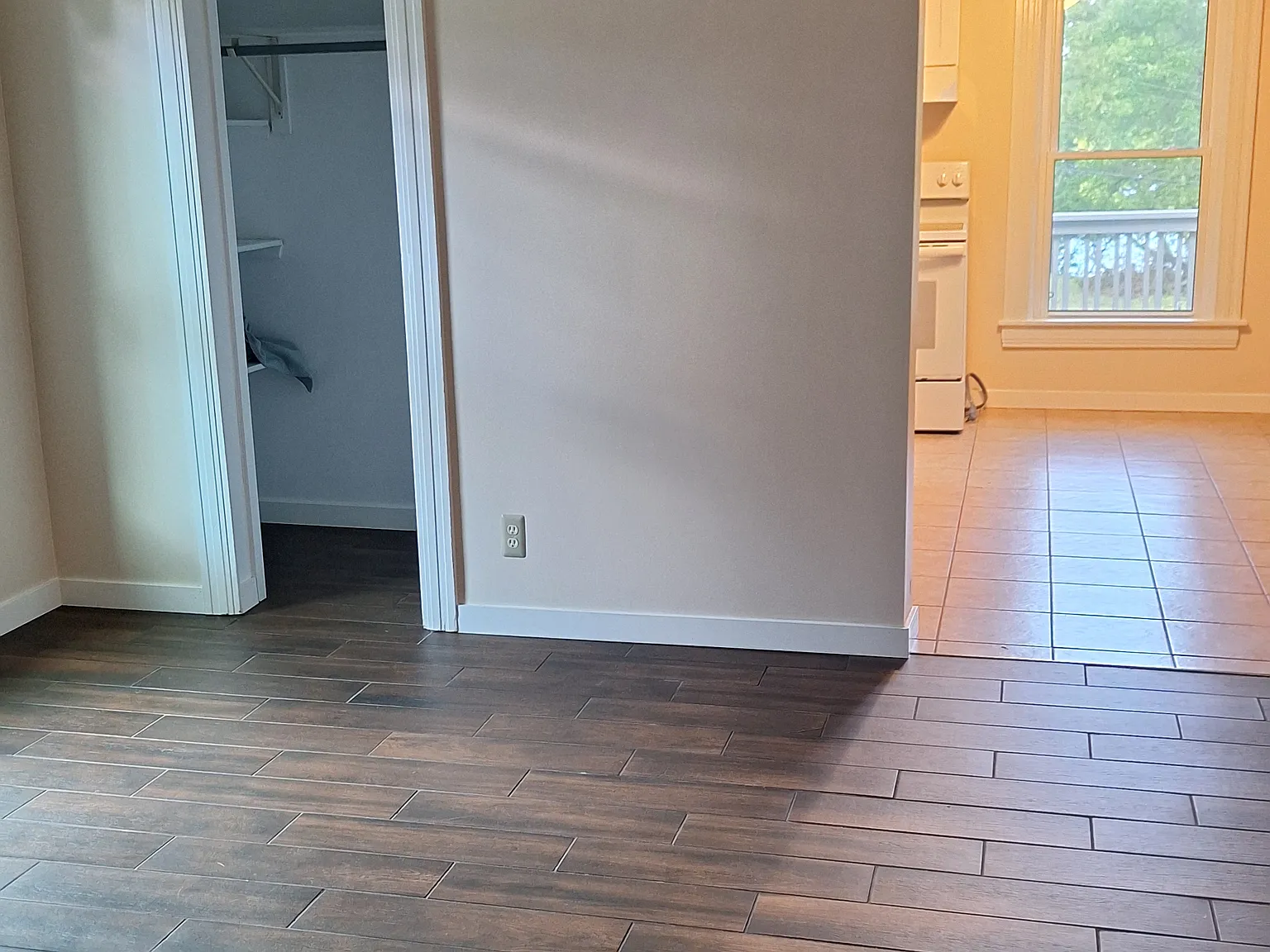 2 bed, 900 sqft, $1,000 — Photo 3