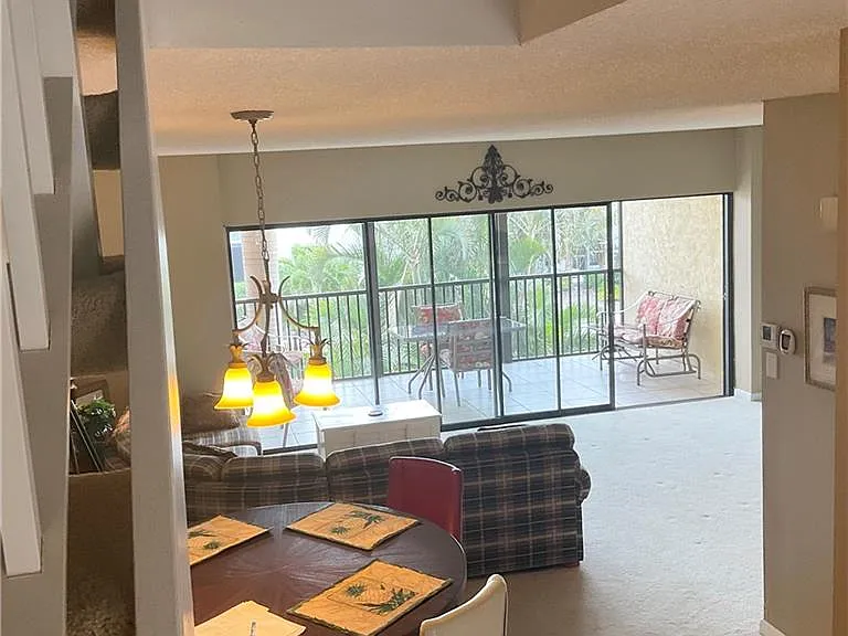 1165 Clam Ct #7 — Photo 4