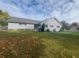902 Leroy Ct, River Falls, WI 54022