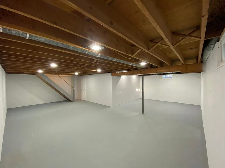 523 Jennison Ave — Photo 9